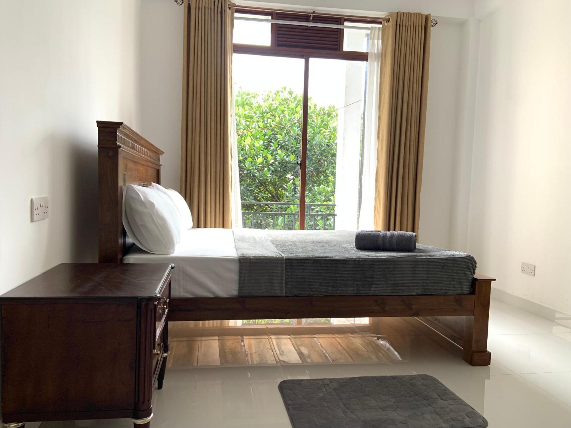 Golden King Residence - Free Pickup From Kandy Railway Station Bagian luar foto