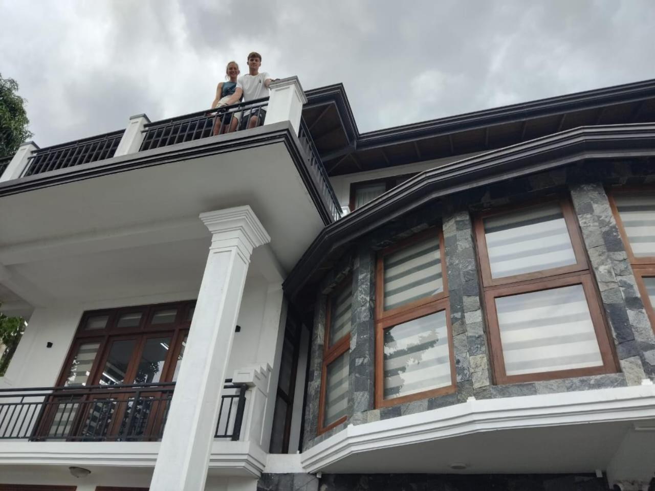 Golden King Residence - Free Pickup From Kandy Railway Station Bagian luar foto