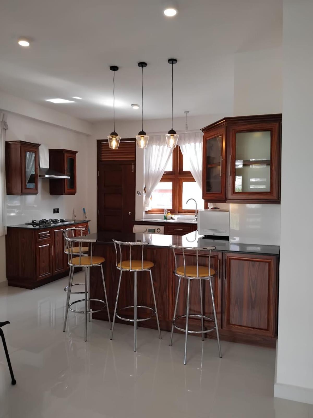 Golden King Residence - Free Pickup From Kandy Railway Station Bagian luar foto