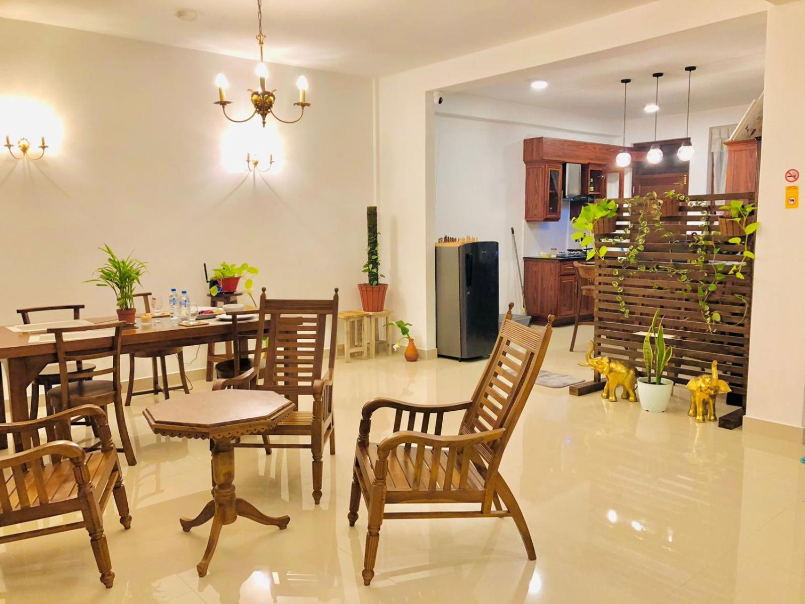 Golden King Residence - Free Pickup From Kandy Railway Station Bagian luar foto